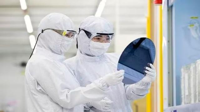 Samsung назвала слухи о высоком уровне брака 3-нм чипов сильно преувеличенными