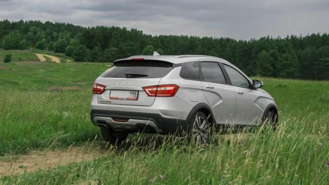 «АвтоВАЗ» проговорился о скором повышении цен на автомобили
