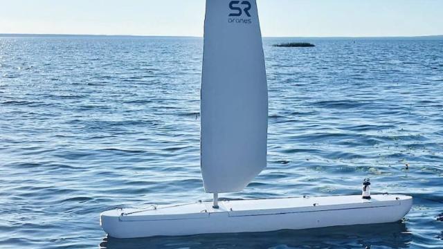 В России появился «Нарвал» — надводный дрон на солнечной и ветряной энергии