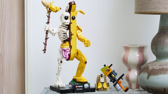 «Жуткие и милые»: LEGO выпустила четыре набора по Fortnite (фото)