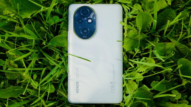 Обзор смартфона Honor 200 Pro: «про» в портретной съёмке