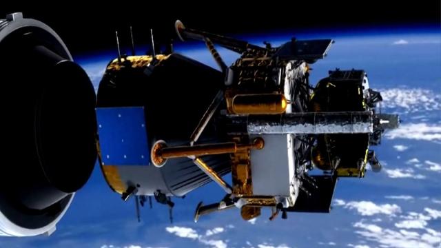 Ученые обнаружили первые следы воды на Луне