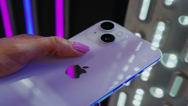 Четыре владельца iPhone 14 прочувствовали на себе, насколько человеку нужен современный смартфон