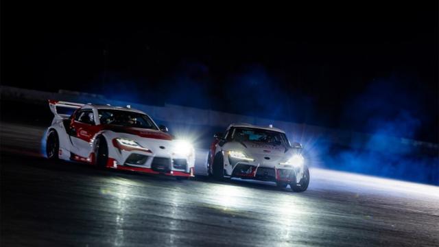 Toyota показала дрифт гоночных автомобилей без людей за рулем