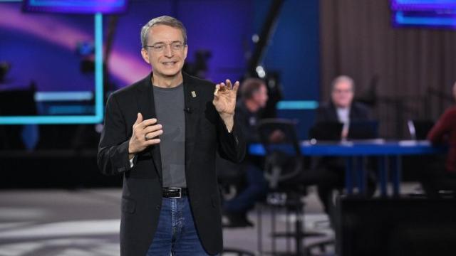 Американский сенатор обеспокоен тем, что Intel будет одновременно получать субсидии и сокращать персонал