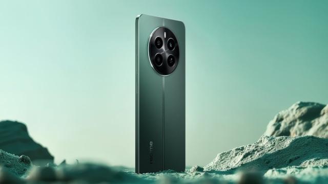Вышел realme 13 — доступный смартфон с экраном-пульсометром