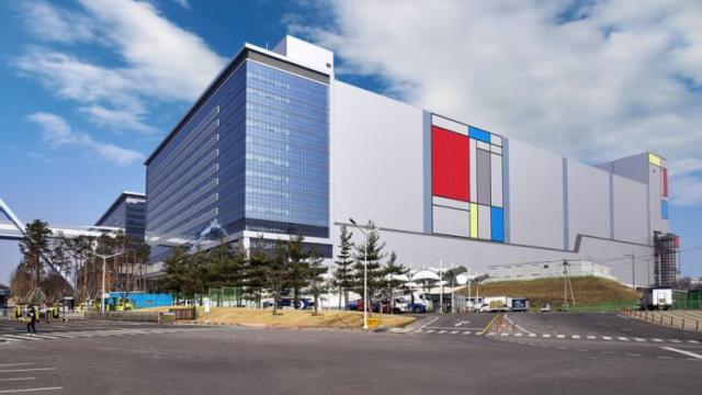 Контрактное производство чипов приносит Samsung сотни миллионов долларов убытков