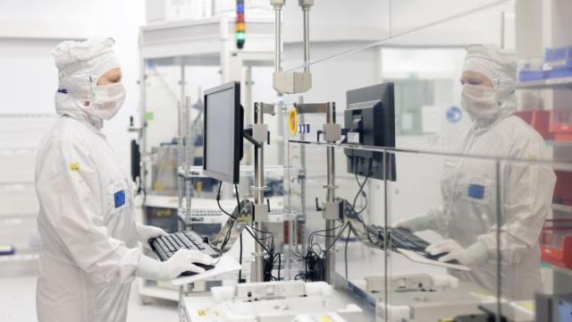 IMEC удалось создать при помощи сканера High-NA EUV самые компактные чипы в мире