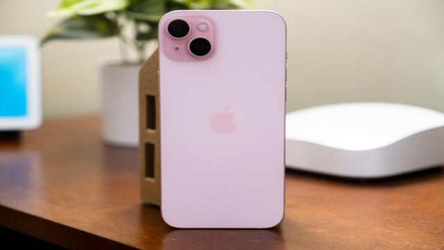 iPhone 15 — самый провальный смартфон в истории Apple? Он вышел только год назад, а уже устарел