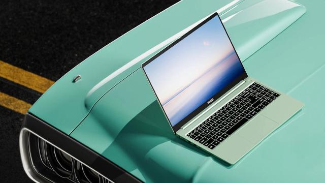 До России добрались тонкие и легкие ноутбуки Megabook T1 от TECNO