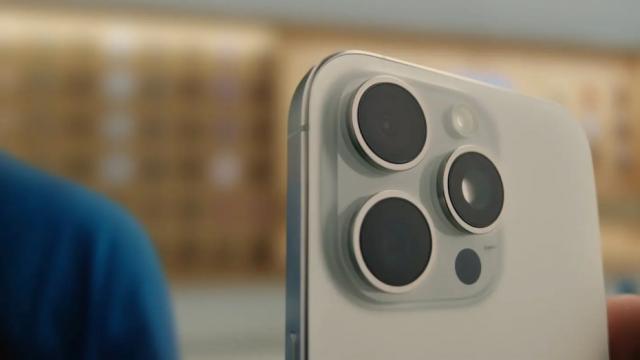 Опубликованы фото iPhone 16 Pro в двух стильных цветах