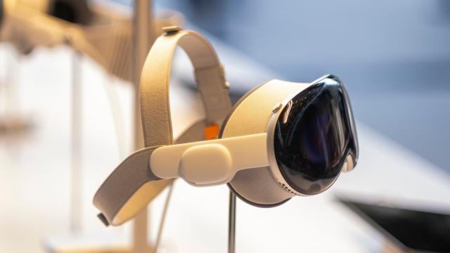 Чип M5 и Apple Intelligence: какой будет и когда выйдет AR-гарнитура Apple Vision Pro 2