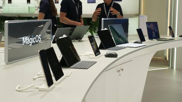 Honor на IFA 2024: складной Magic V3, планшет MagicPad 2 и ноутбук MagicBook Art 14
