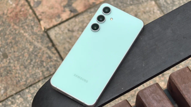 Обзор Samsung Galaxy S24 FE: сбалансированная новинка для фанатов корейских флагманов