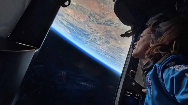 Blue Origin запустила в космос шестерых туристов: как все прошло (видео)