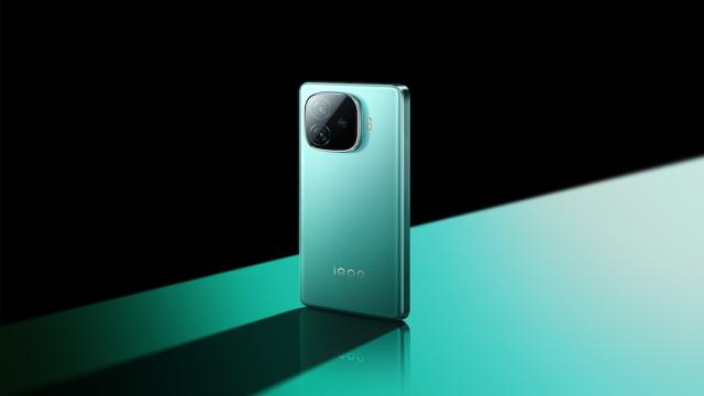 В Россию привезли iQOO Z9 — 6,7-дюймовый субфлагман со Snapdragon, 144 Гц и ёмкой батареей