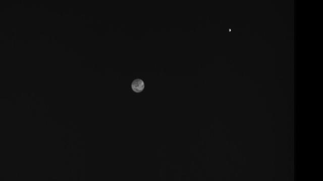 Зонд Hera попрощался с Землей: уникальные фотографии с расстояния в 4 млн км