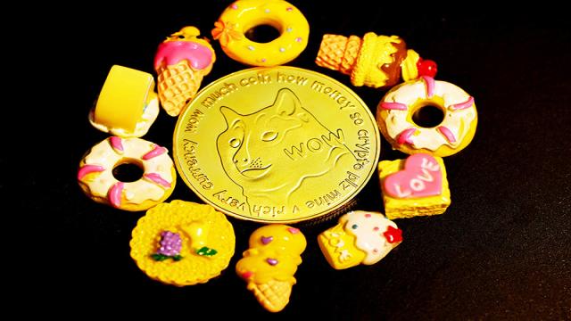 Мемная криптовалюта Dogecoin обогнала Porsche по рыночной стоимости
