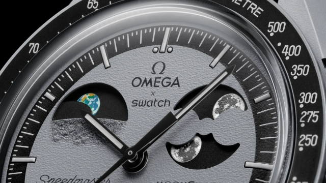 Omega и Swatch представили часы с «космической» функцией: что это