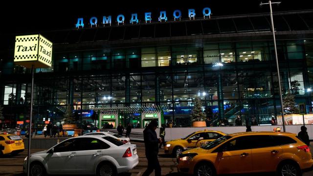 В Домодедово появилась полезная услуга для опаздывающих на рейс