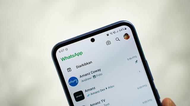 В Иране сняли запрет на пользование WhatsApp и Google Play