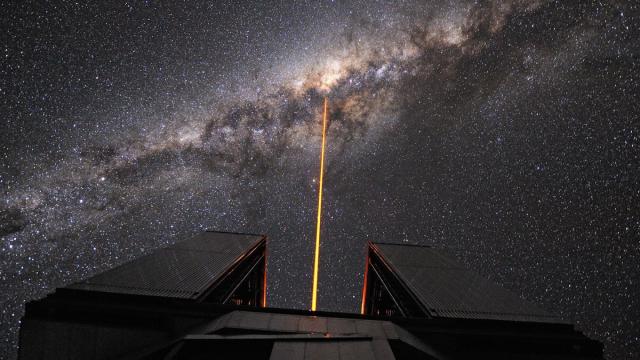 Возле черной дыры в центре нашей галактики впервые нашли двойную звезду