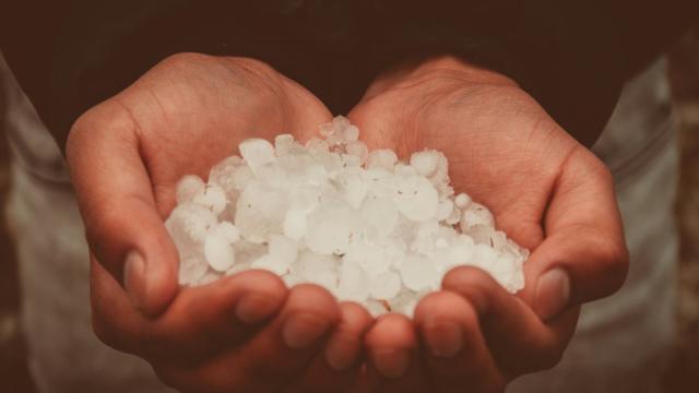 Метеорологи отправили град на КТ