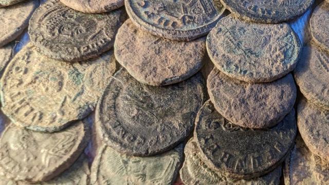 На стройплощадке нашли клад римских монет стоимостью более 100 000 фунтов