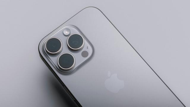 Россиян предостерегли от покупки iPhone с двумя физическими SIM-картами