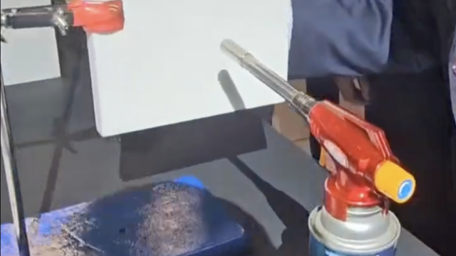 Ростех продемонстрировал плитку, способную выдержать нагрев до 1100 градусов