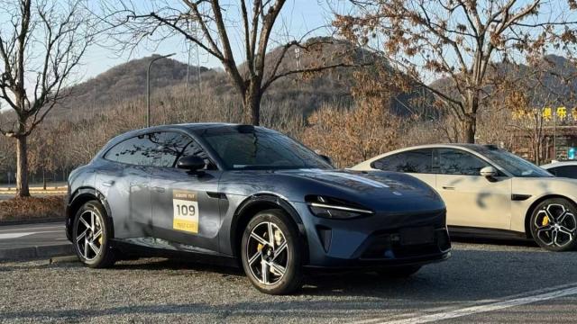 Так выглядит «народный» Ferrari Purosangue: элетрокроссовер Xiaomi YU7 замечен на улицах Китая