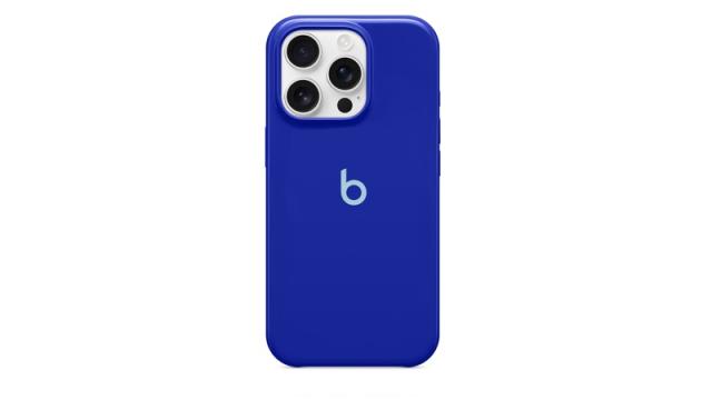Теперь не наизнанку: Apple выпустила новые чехлы Beats для iPhone 16