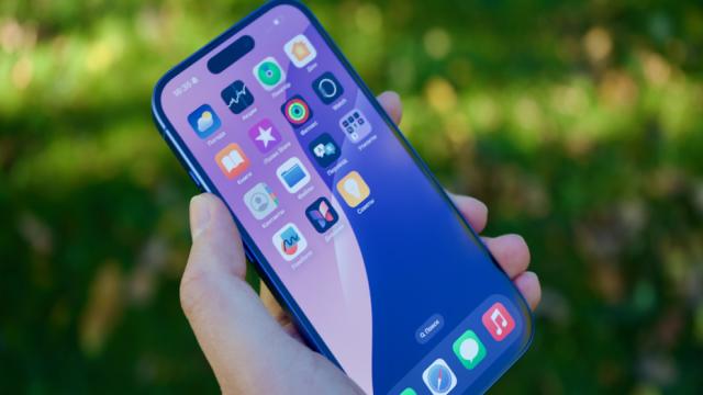 В России ломаются айфоны с eSIM. Ремонт обойдётся в десятки тысяч рублей