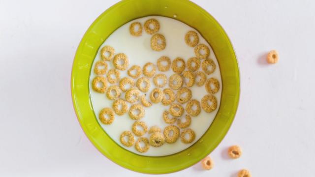 Названы самые вредные продукты для завтрака