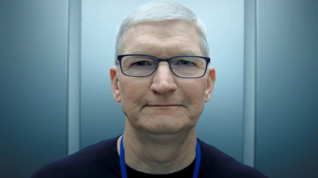 Тим Кук «разделился» для рекламы Apple TV