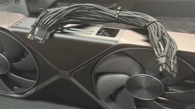 Поступают первые сообщения о плавящихся разъёмах питания у NVIDIA GeForce RTX 5090