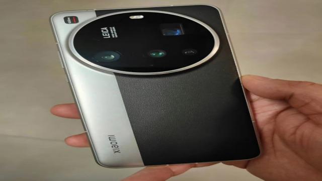 Ретро-стиль! Двухцветный Xiaomi 15 Ultra на шпионском фото до анонса