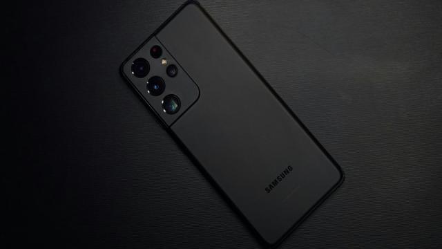 Samsung назвала причину задержки One UI 7