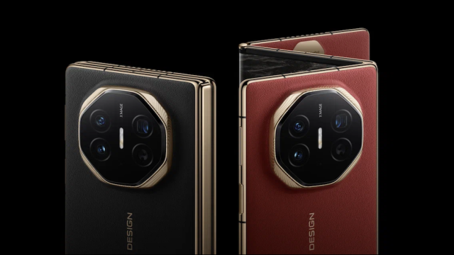 В Россию приехал складной Huawei Mate XT и флагманский Mate 70 Pro. Сколько стоят?