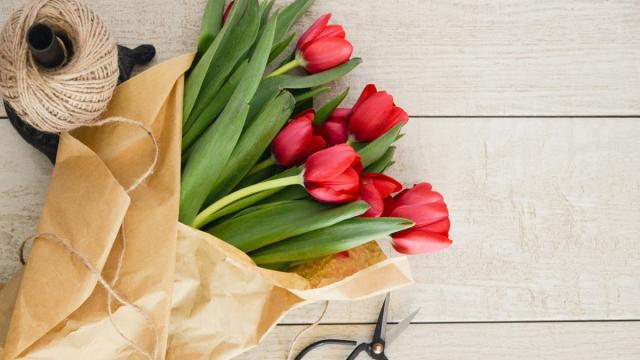 Чего хотят женщины: мемы недели про подарки на 8 марта и женские мечты