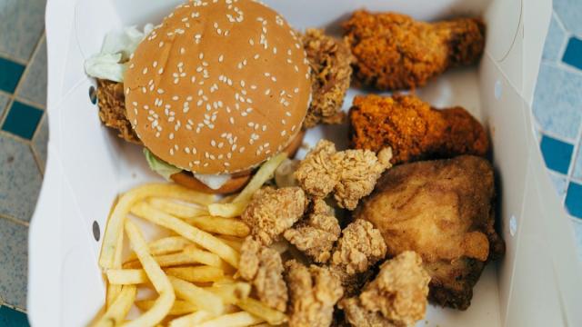 «Босс KFC» удивил россиян: что любители фастфуда знают о популярном меме