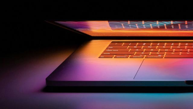 В России дешевеют смартфоны и ноутбуки: до 20% за пару месяцев