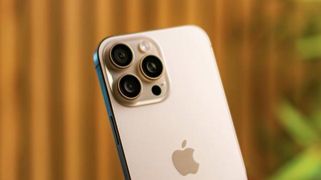 В России опустилась цена iPhone 16 Pro: теперь дешевле 90 тыс. рублей