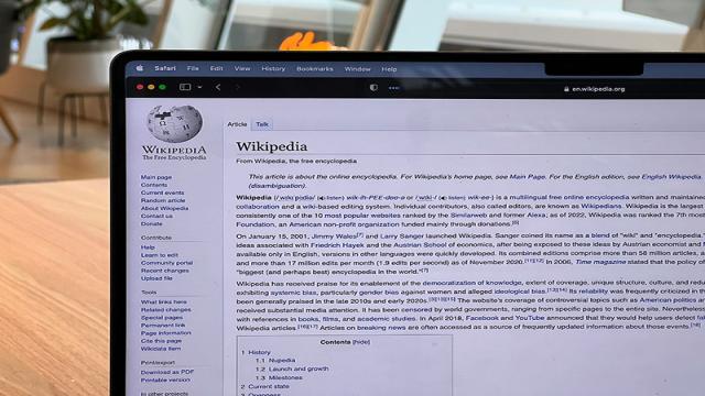 «Википедия» выпустила набор данных для обучения ИИ, чтобы боты не перегружали её серверы скрейпингом