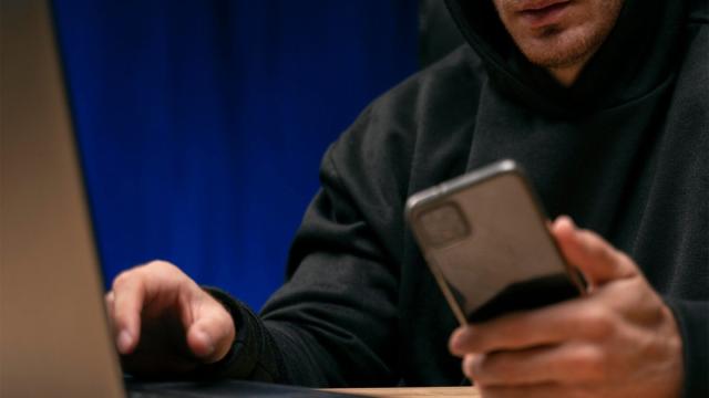 «Мамонт» вновь атакует россиян: что происходит