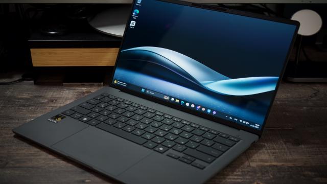 Обзор ноутбука Asus Zenbook A14: легкий и компактный ноутбук на процессоре Snapdragon X Elite