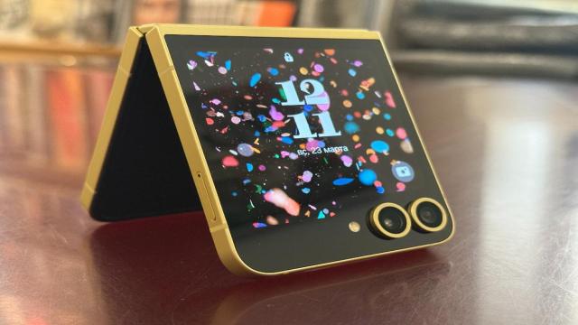 Обзор Samsung Galaxy Z Flip6: «раскладушка», которая влюбляет