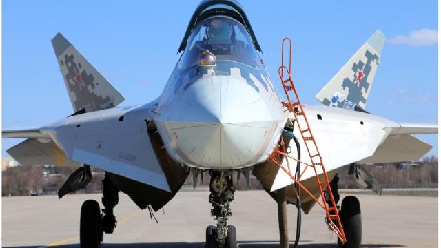 Российский Су-57 готов управлять дронами: перспективы и преимущества
