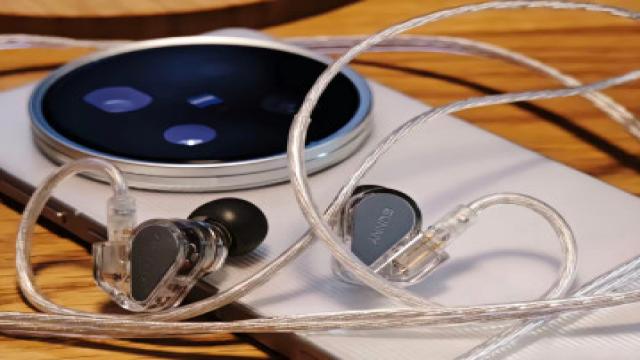 «Шайба» Vivo X200 Ultra оказалась толще некоторых смартфонов