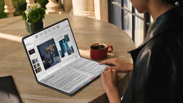 10 главных гаджетов мая: ноутбук Huawei со складным экраном, отечественный смартфон AQ Phone M11 и воскрешение Meizu